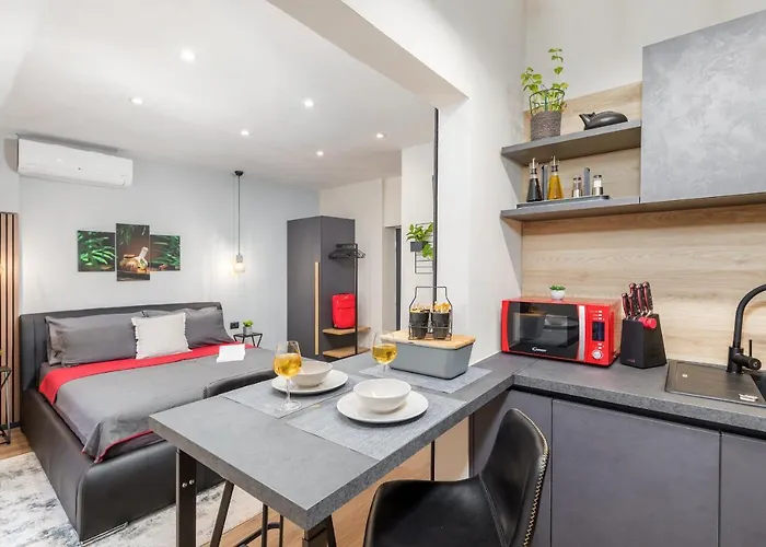 Modern & Warm Near Arena Apartament Pula
