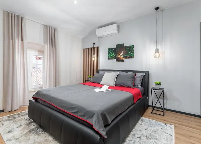 Modern & Warm Near Arena 公寓 普拉